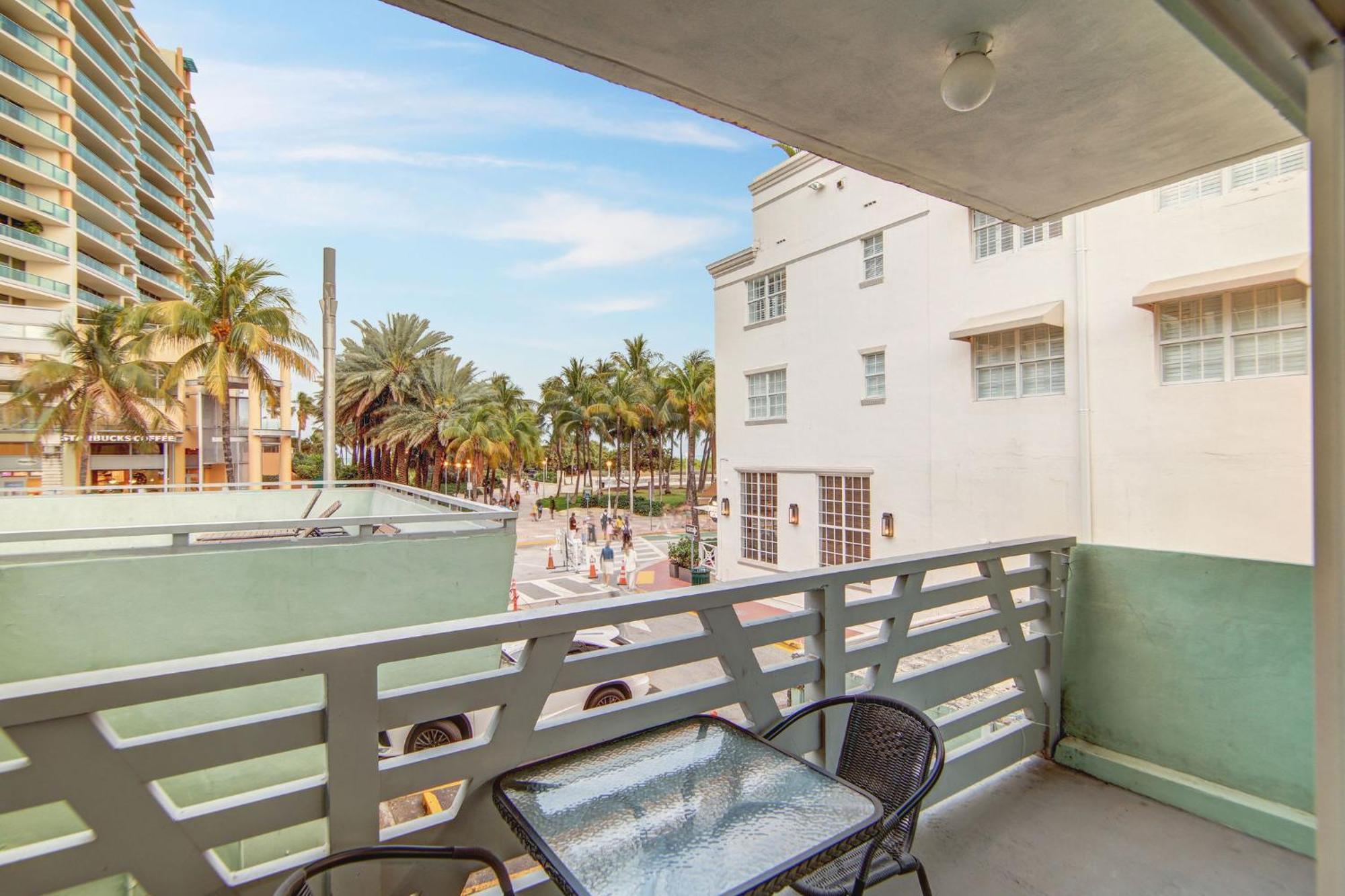 Balcony Deco Apt, W/2 Queenbeds, On Ocean Dr Beach Apartment Miami Beach Exterior photo