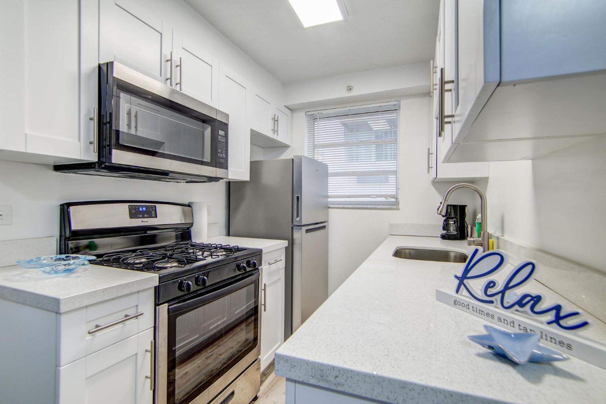 Balcony Deco Apt, W/2 Queenbeds, On Ocean Dr Beach Apartment Miami Beach Exterior photo