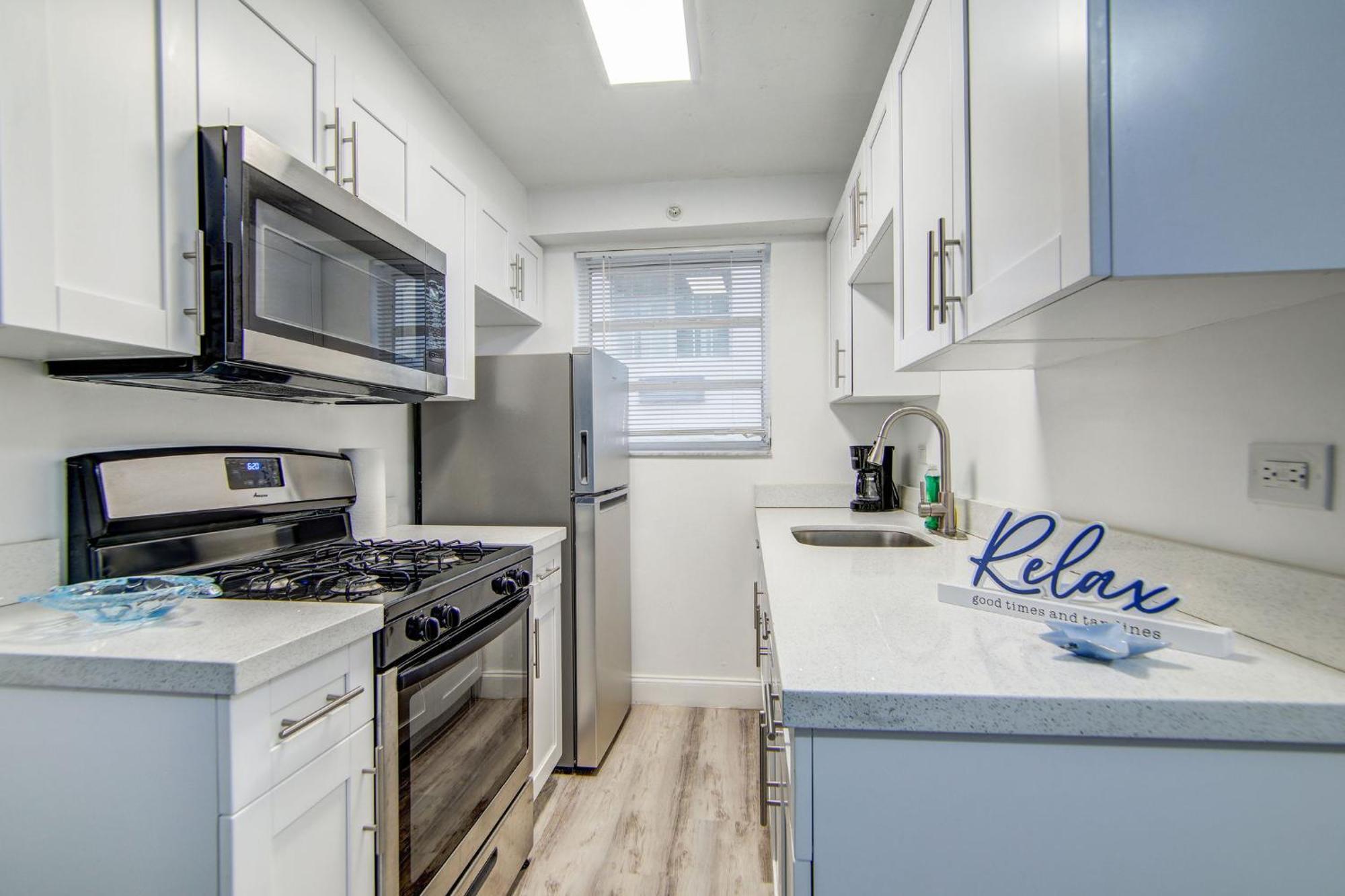 Balcony Deco Apt, W/2 Queenbeds, On Ocean Dr Beach Apartment Miami Beach Exterior photo